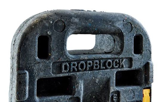 dropblock-ballast-for-barriers-black-prod-detail-ss-p-1